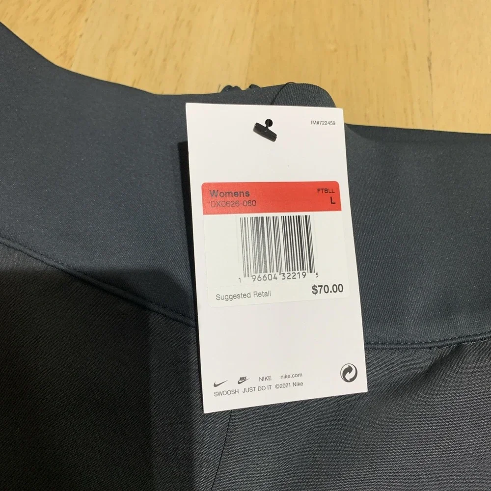 NIKE Women's L Team Tech Pack Woven High Waist Shorts Grey DX0626 060‎ NWT